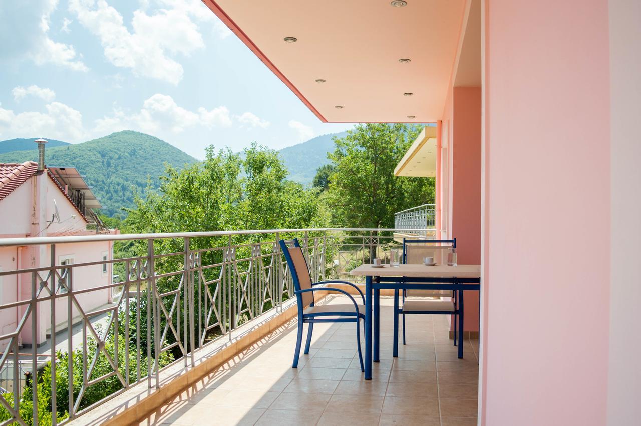 Manesi Apartments Boumboukas Kültér fotó